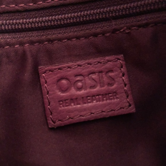 Genuine Leather Oasis Crossbody Bag - Picture 5 of 6